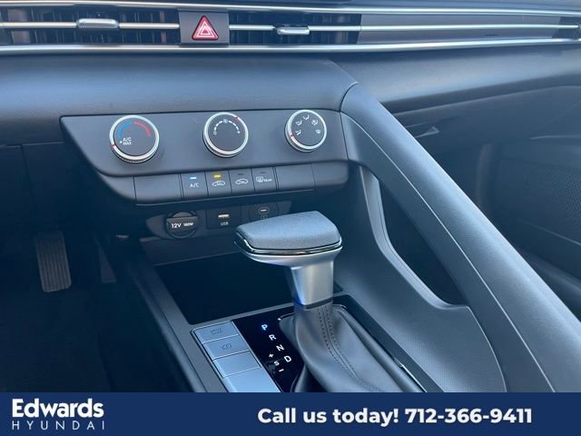 New 2025 Hyundai Elantra SE image 28