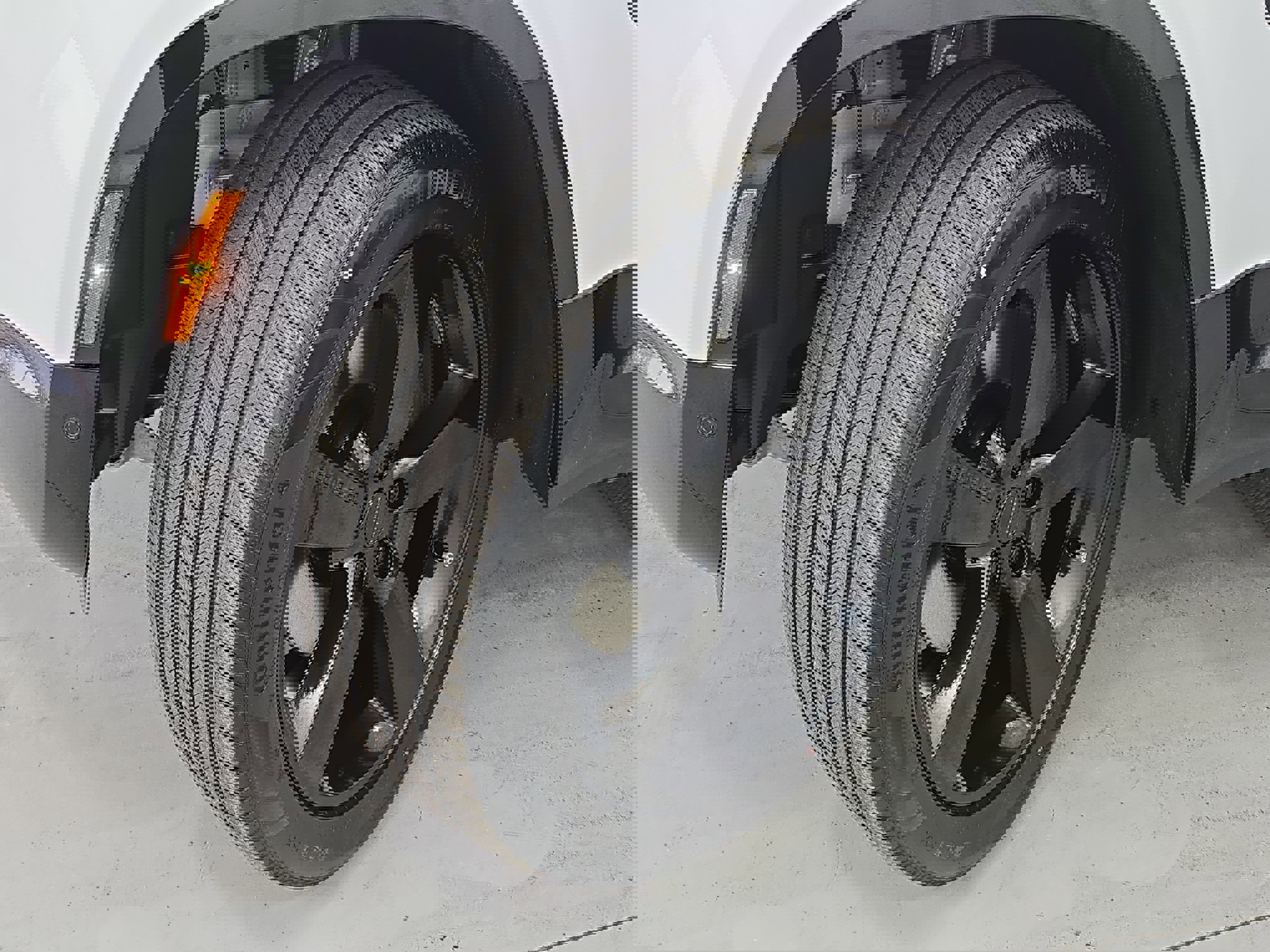 New 2026 Land Rover Defender 110 X-Dynamic SE image 32