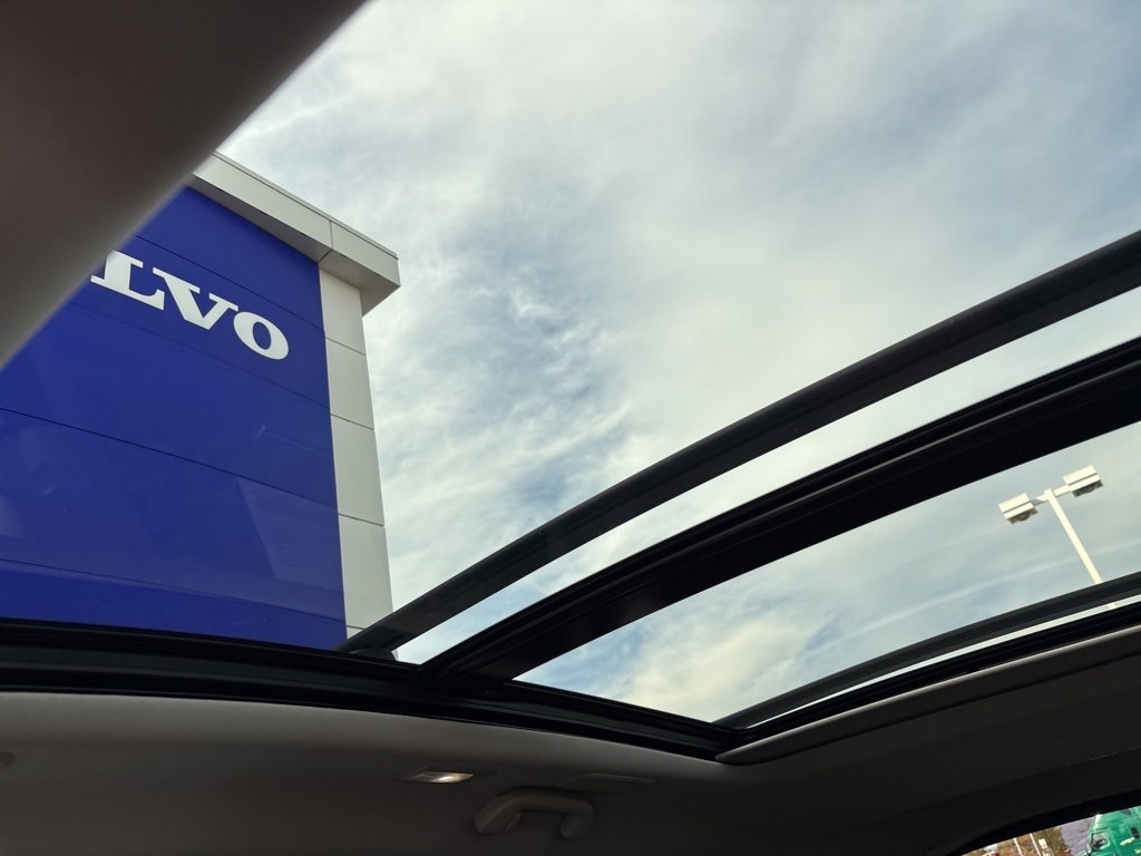 Used 2025 Acura MDX w/ Technology Package image 34