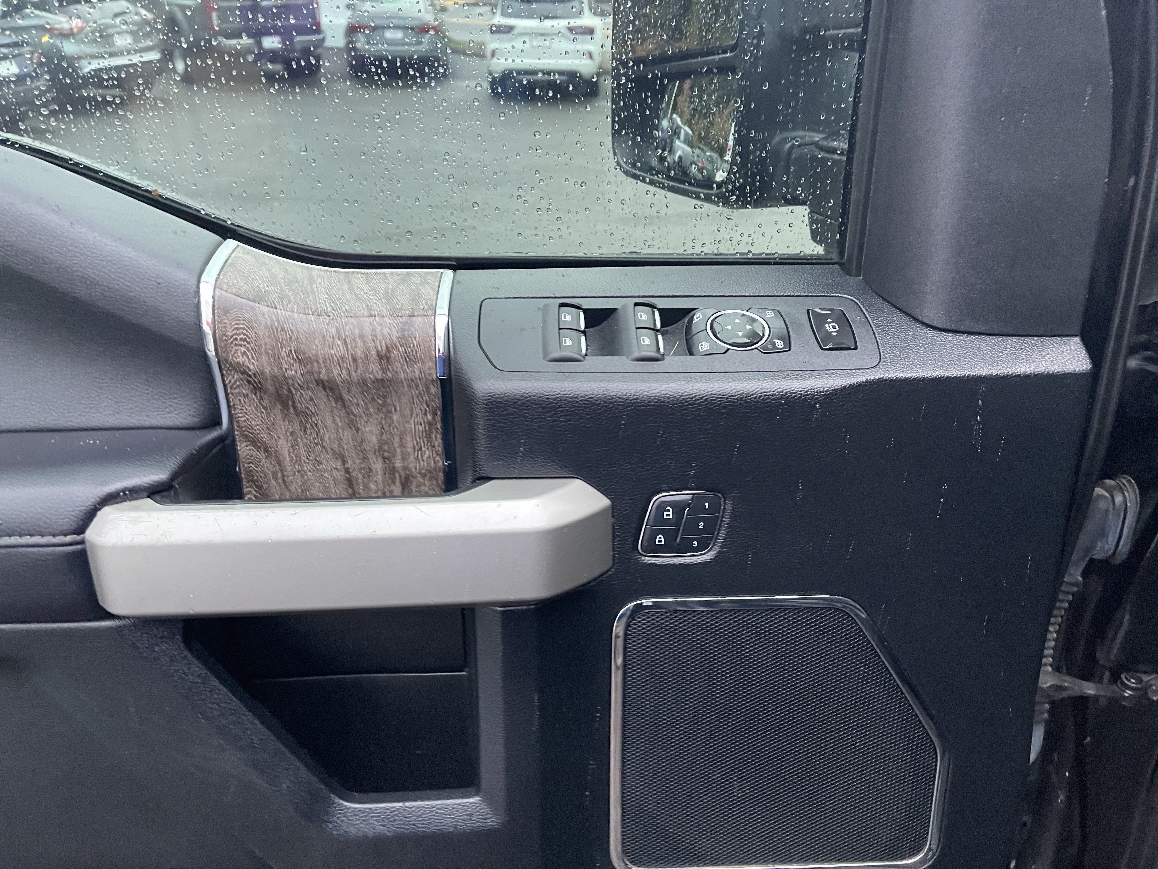 Used 2017 Ford F250 Lariat w/ Lariat Value Package AWD/4WD image 16