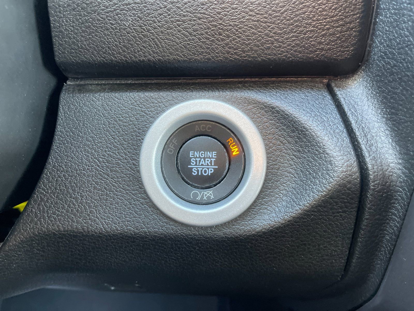 Used 2022 RAM 1500 Classic SLT w/ Electronics Convenience Group image 23