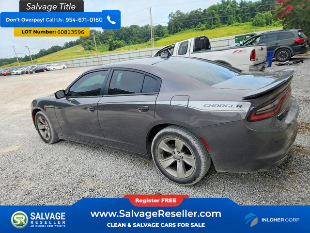 Used 2016 Dodge Charger SXT RWD image 3