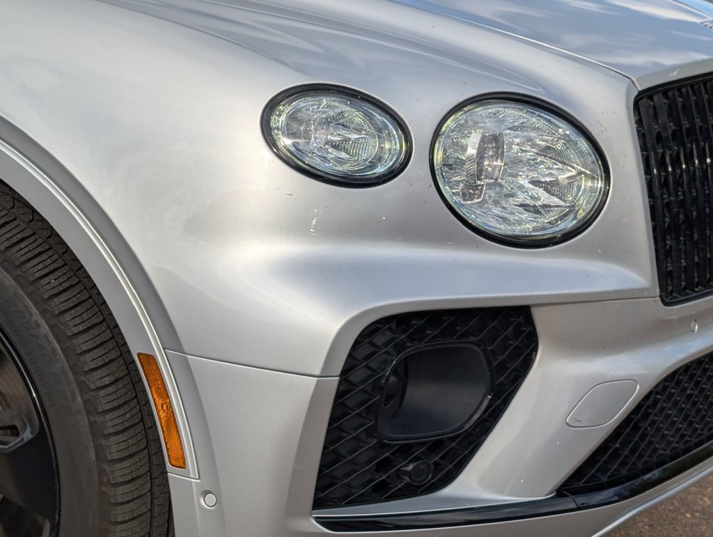 Used 2023 Bentley Bentayga Extended Wheelbase AWD/4WD image 8