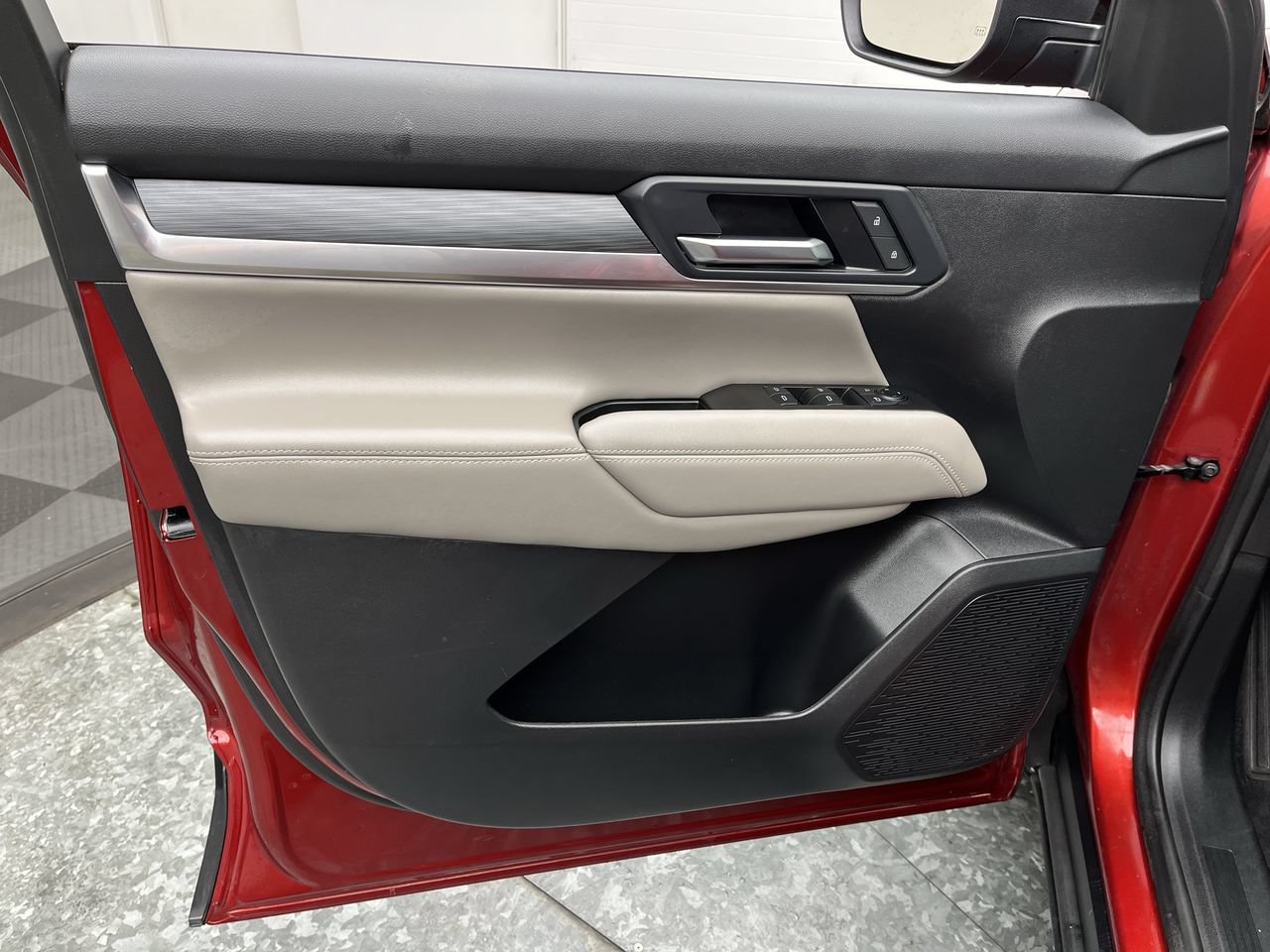 Certified 2025 GMC Terrain Elevation AWD/4WD image 7
