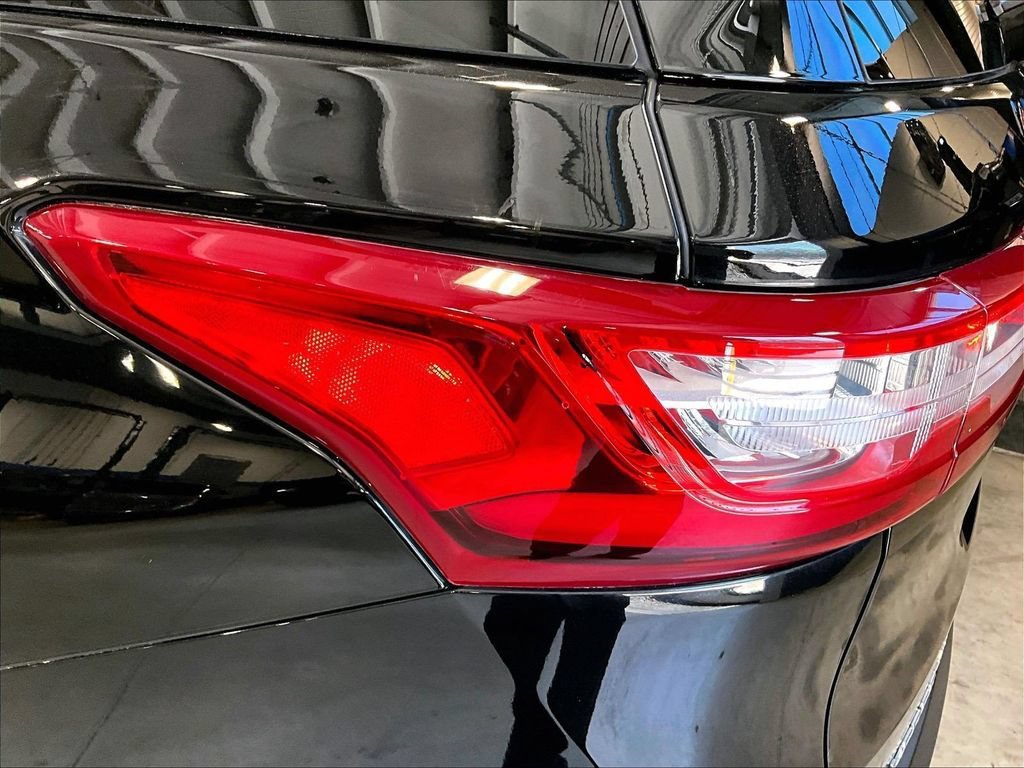 Used 2019 Chevrolet Traverse LS AWD/4WD image 35