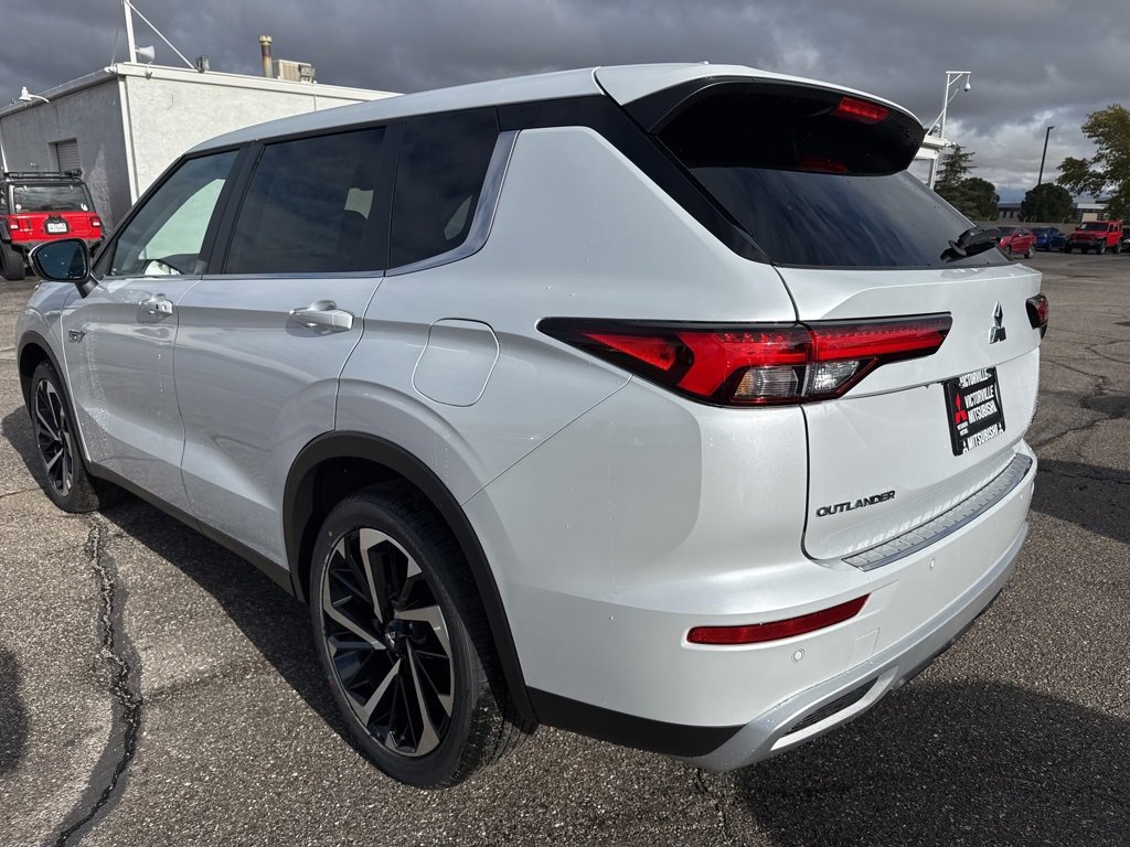 New 2025 Mitsubishi Outlander SE image 5