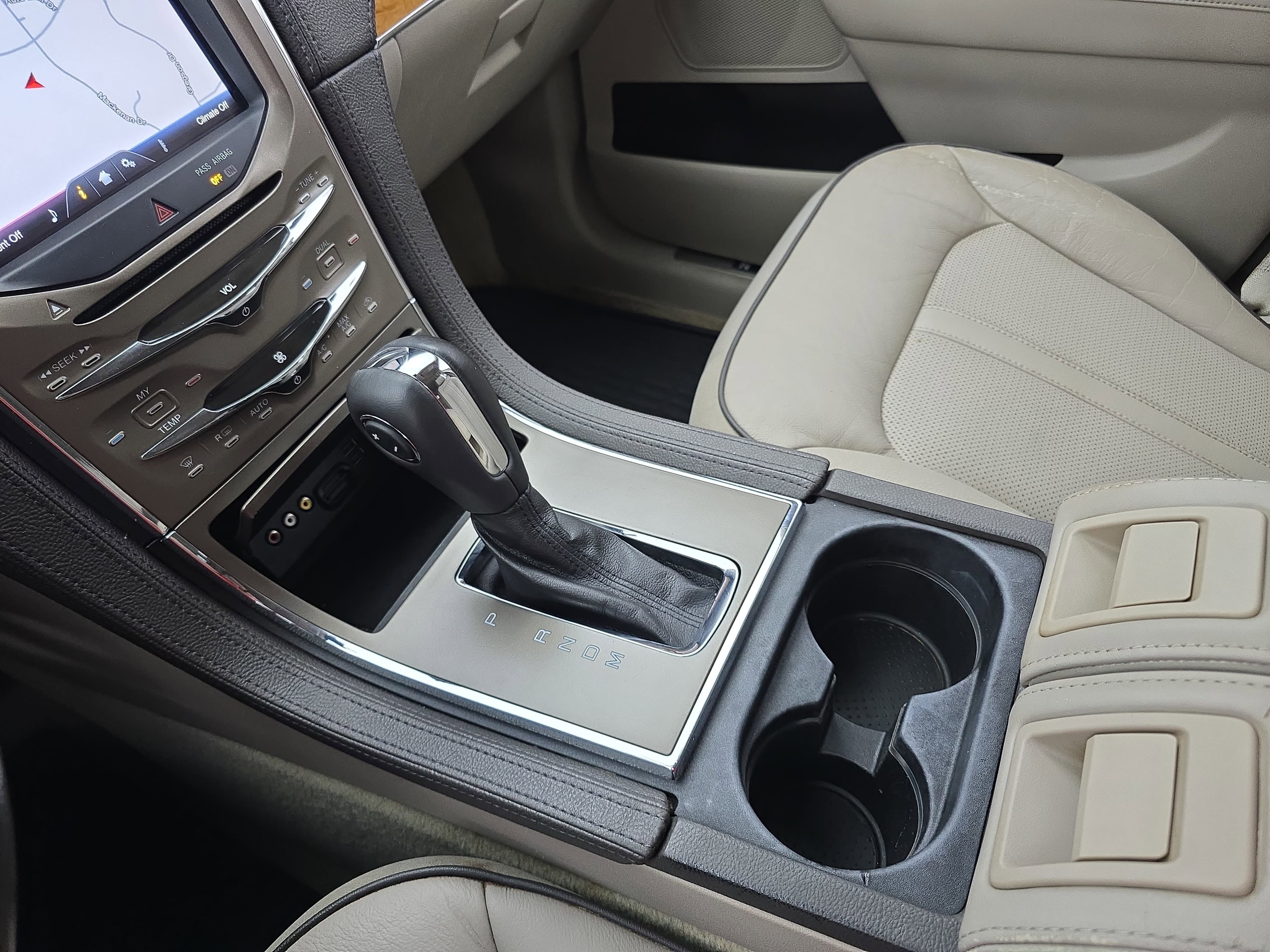 Used 2012 Lincoln MKX FWD image 25