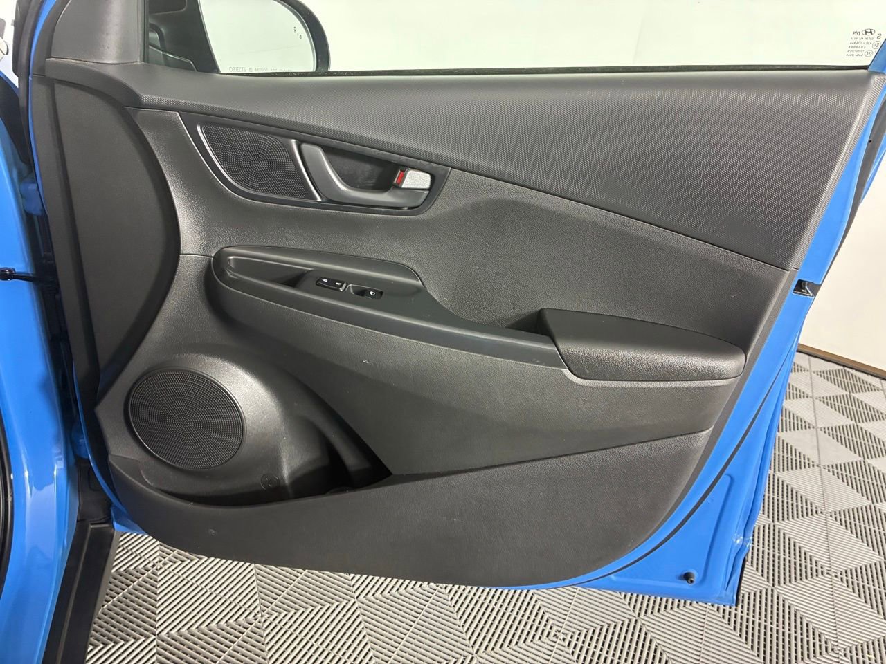 Used 2022 Hyundai Kona SEL w/ Cargo Package image 28