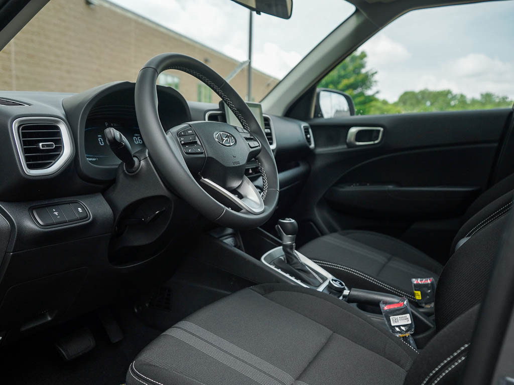 New 2025 Hyundai Venue SEL image 17