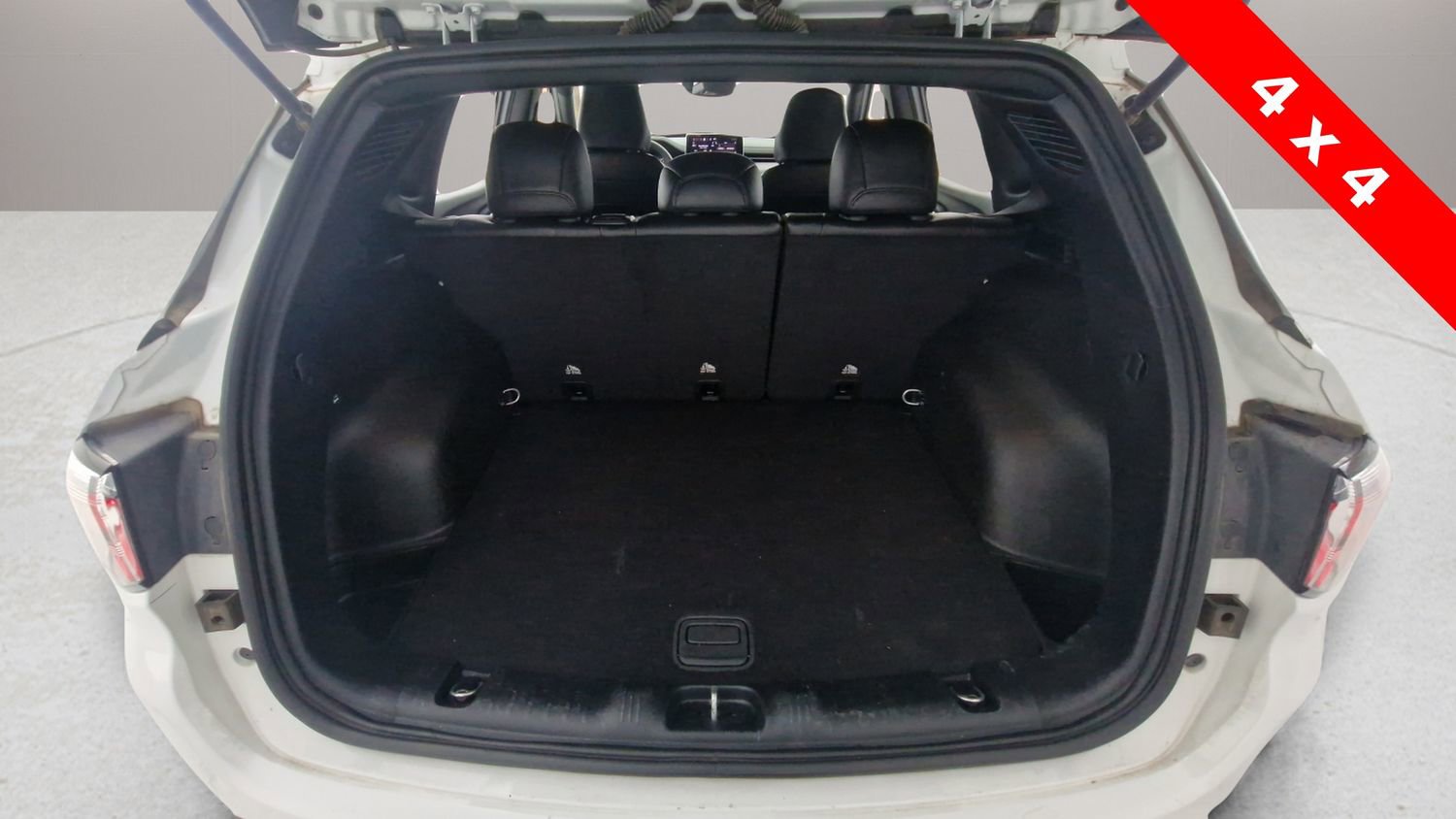 Used 2024 Jeep Compass Latitude image 25