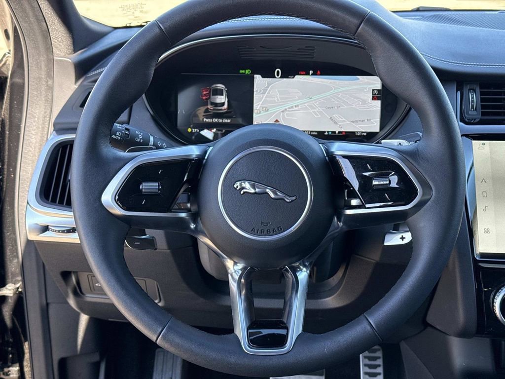 Used 2024 Jaguar E-PACE R-Dynamic SE image 27