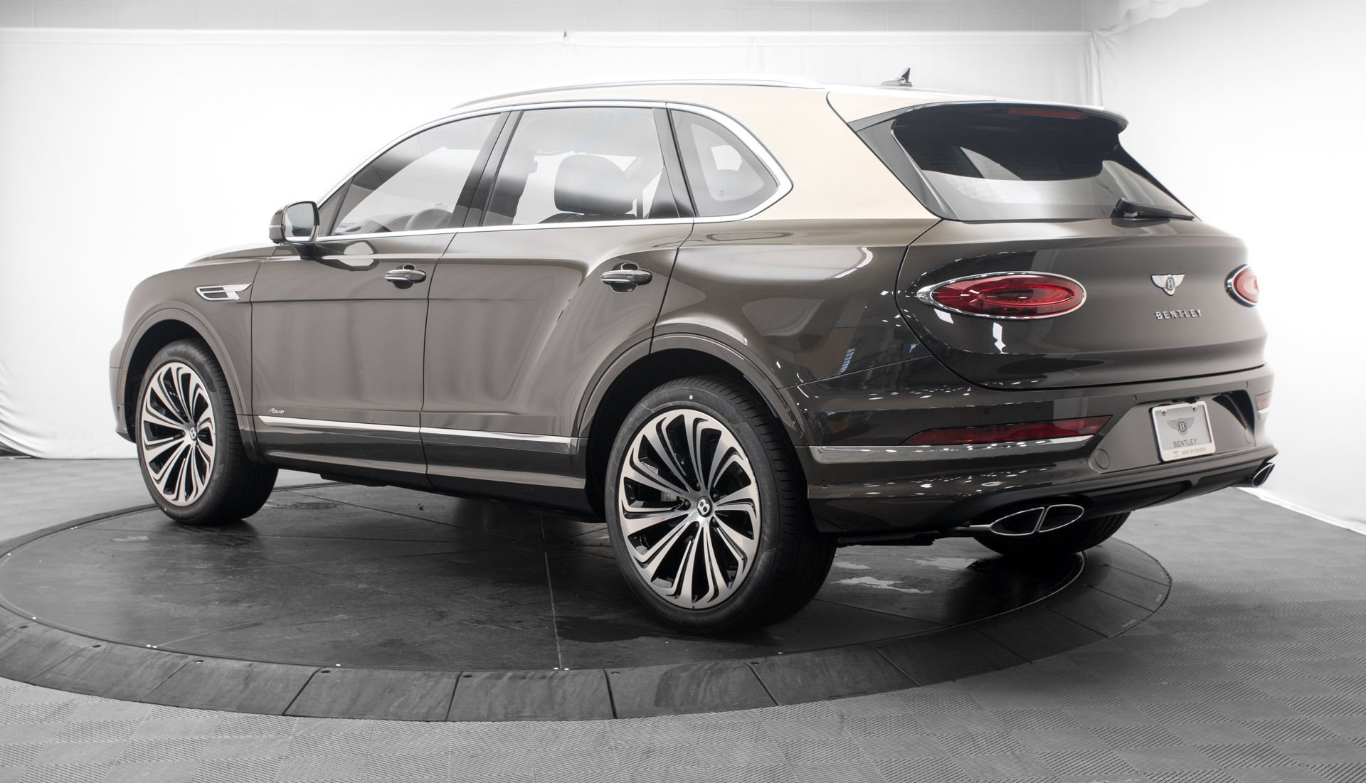 New 2026 Bentley Bentayga AWD/4WD image 5