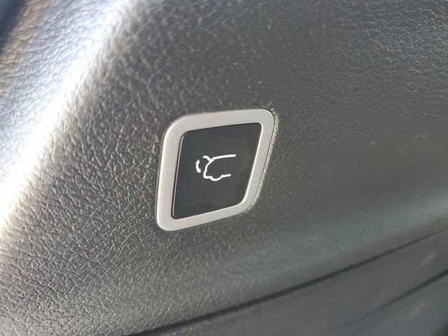 Used 2025 Chrysler Pacifica Select image 36