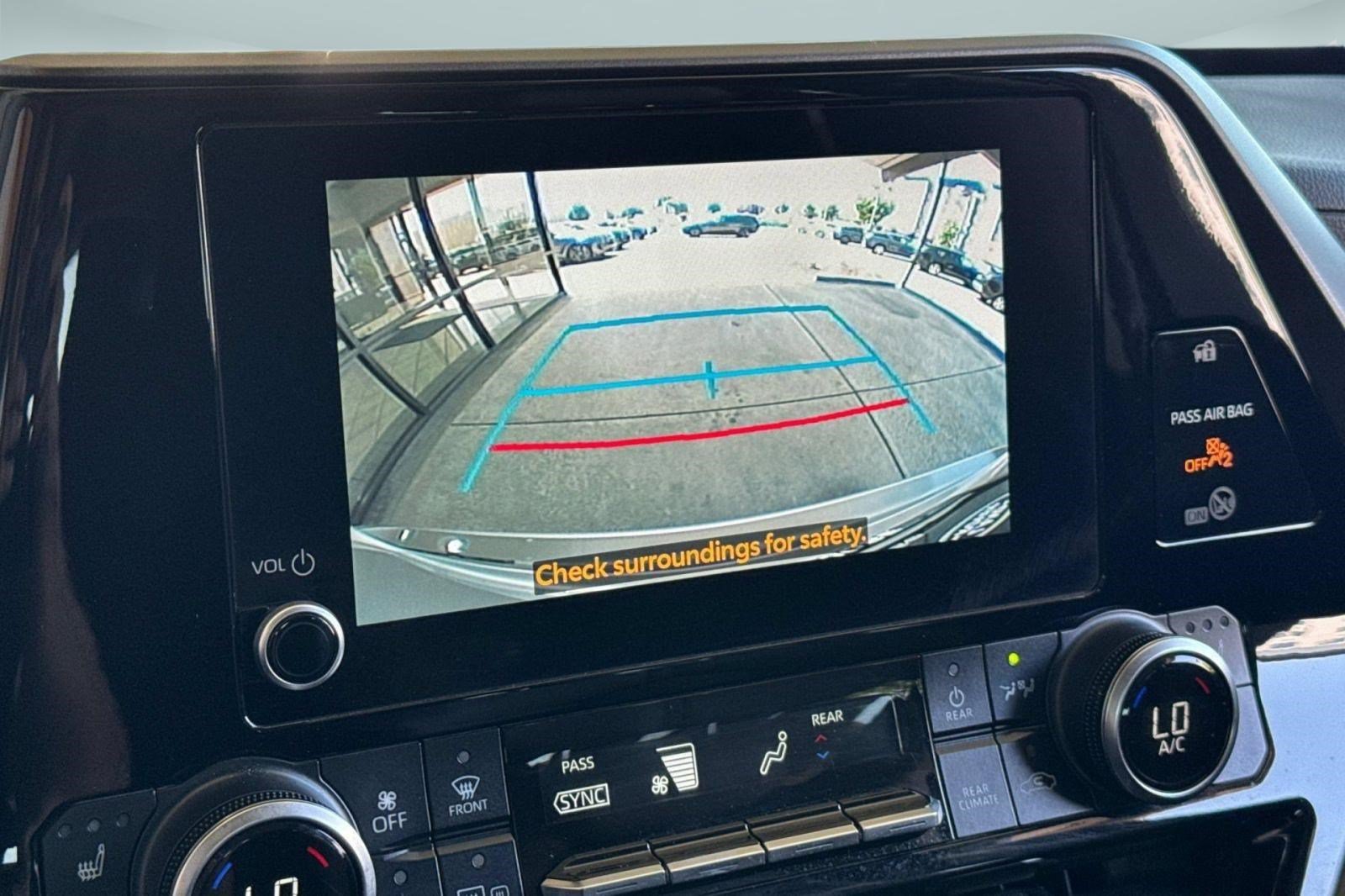 Used 2023 Toyota Highlander XLE FWD image 19