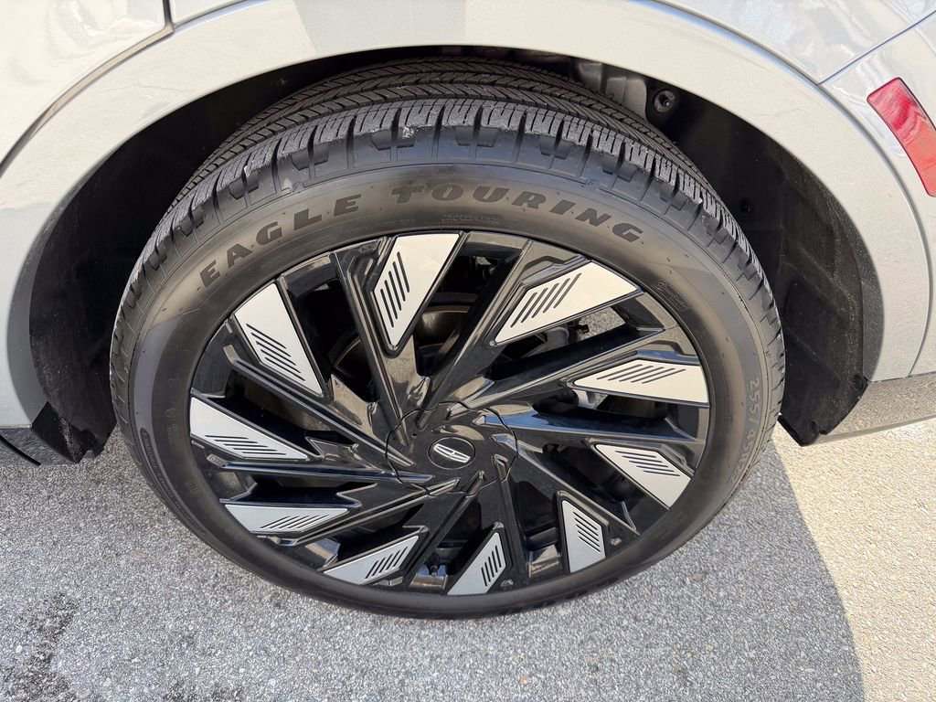 Used 2024 Lincoln Nautilus Reserve w/ Jet Appearance Package (87T) image 40