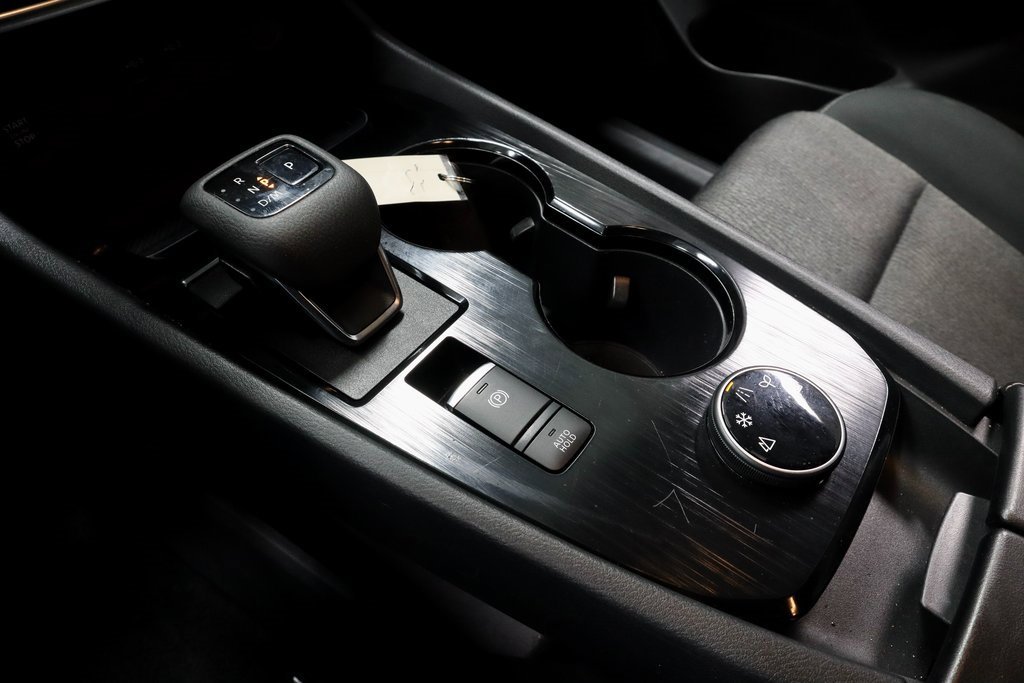 Certified 2024 Nissan Rogue SV image 33