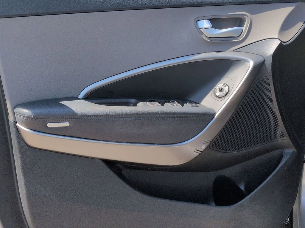 Used 2018 Hyundai Santa Fe SE FWD image 23