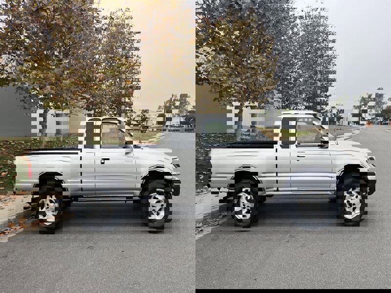 Used 2000 Toyota Tacoma PreRunner image 9