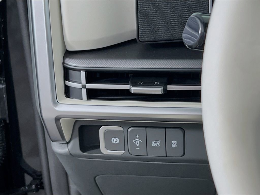 New 2026 Hyundai Santa Fe SE image 9