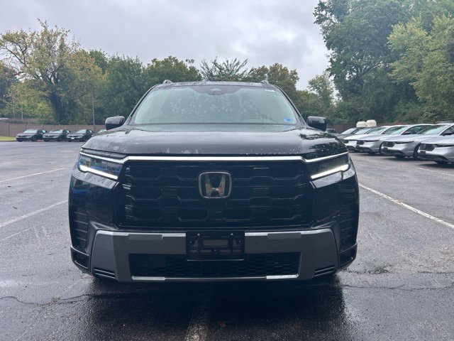 New 2026 Honda Pilot Touring image 3