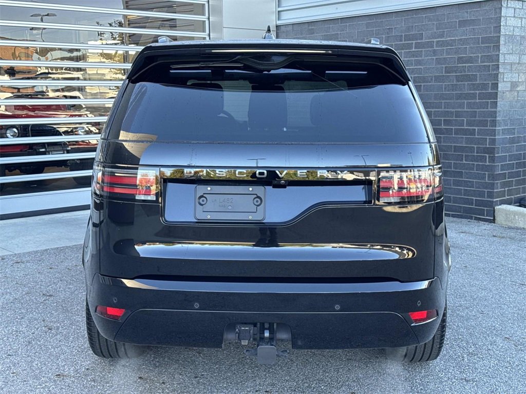 Used 2025 Land Rover Discovery Dynamic SE image 5