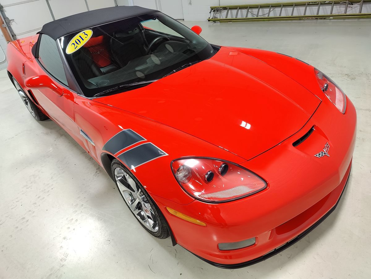Used 2013 Chevrolet Corvette Grand Sport w/ 3LT Preferred Equipment Group RWD image 2