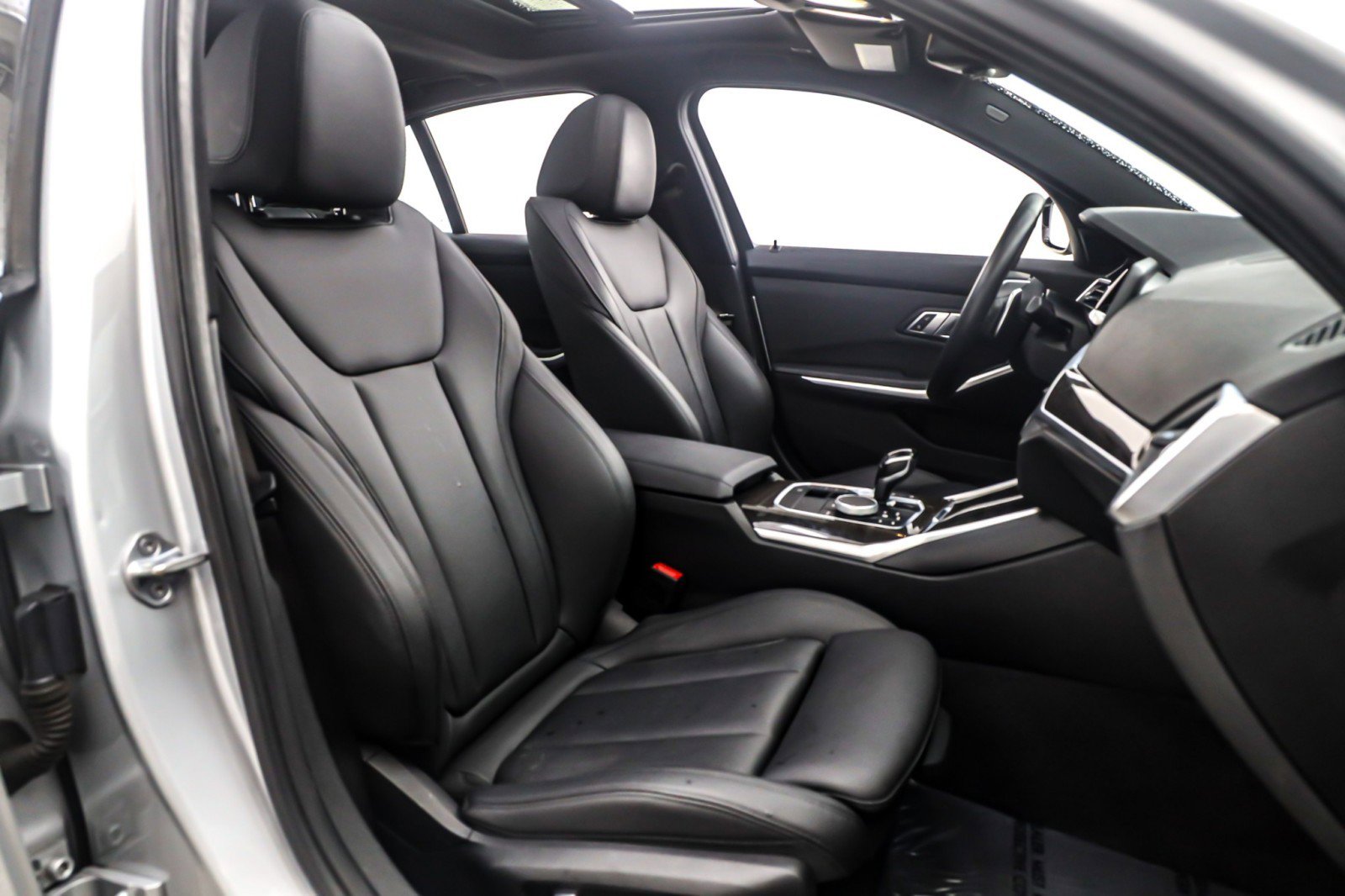 Used 2019 BMW 330i Sedan w/ Convenience Package image 6