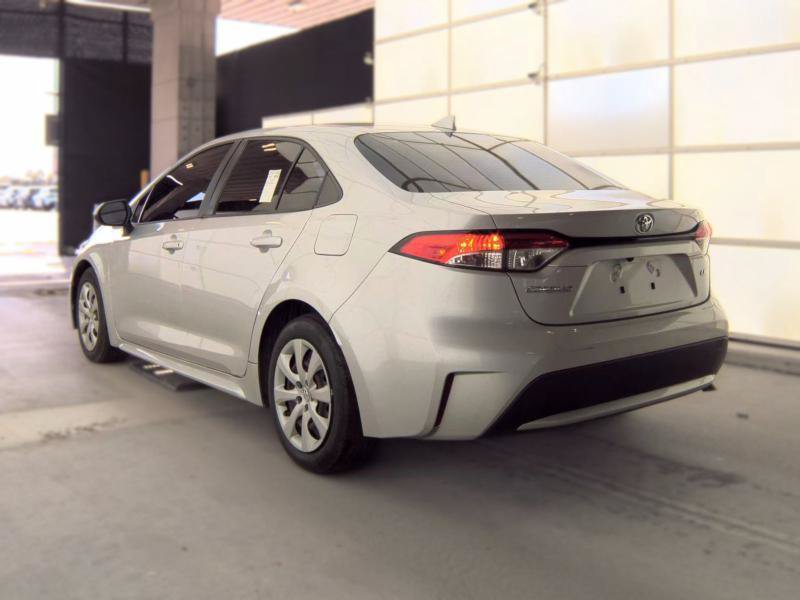 Used 2022 Toyota Corolla LE FWD image 4