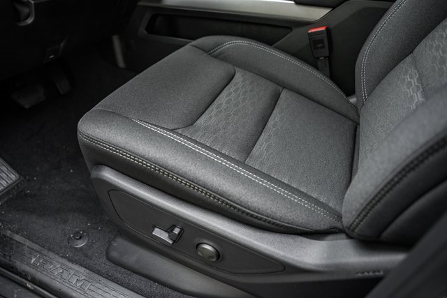 New 2026 RAM 1500 4x4 Crew Cab image 34