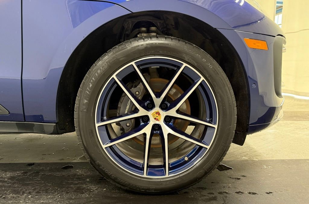 Certified 2022 Porsche Macan image 14