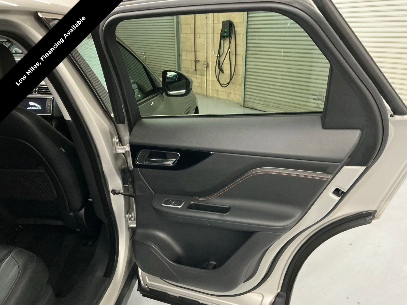 Used 2017 Jaguar F-PACE Prestige image 13