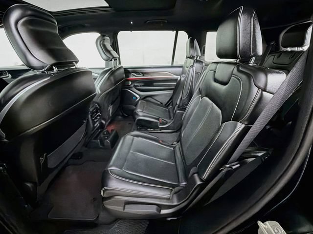 Used 2024 Jeep Grand Cherokee L Overland w/ Advanced Protech Group III AWD/4WD image 26