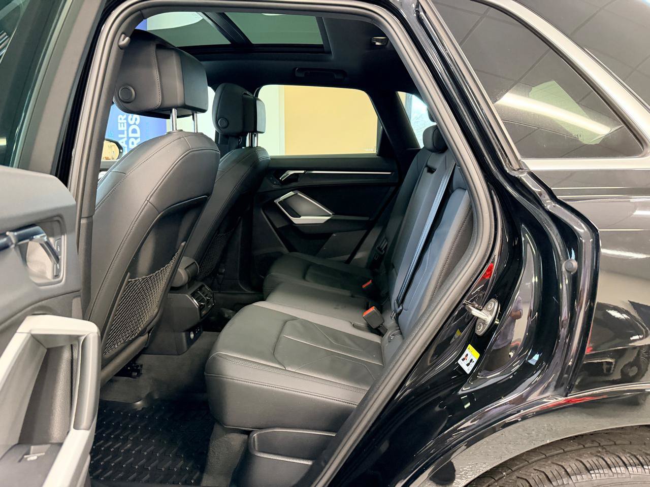 Used 2020 Audi Q3 2.0T Premium w/ Convenience Package AWD/4WD image 22