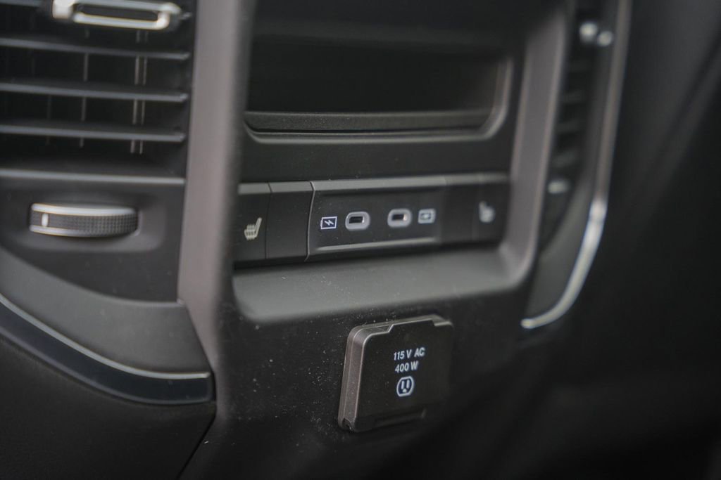 New 2026 RAM 1500 Laramie AWD/4WD image 39