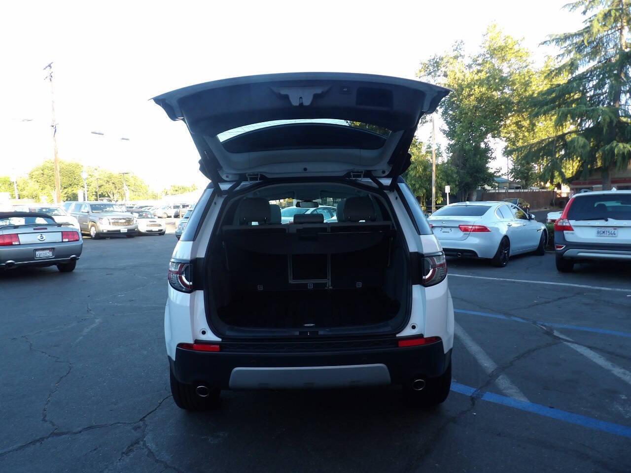 Used 2015 Land Rover Discovery Sport HSE AWD/4WD image 12