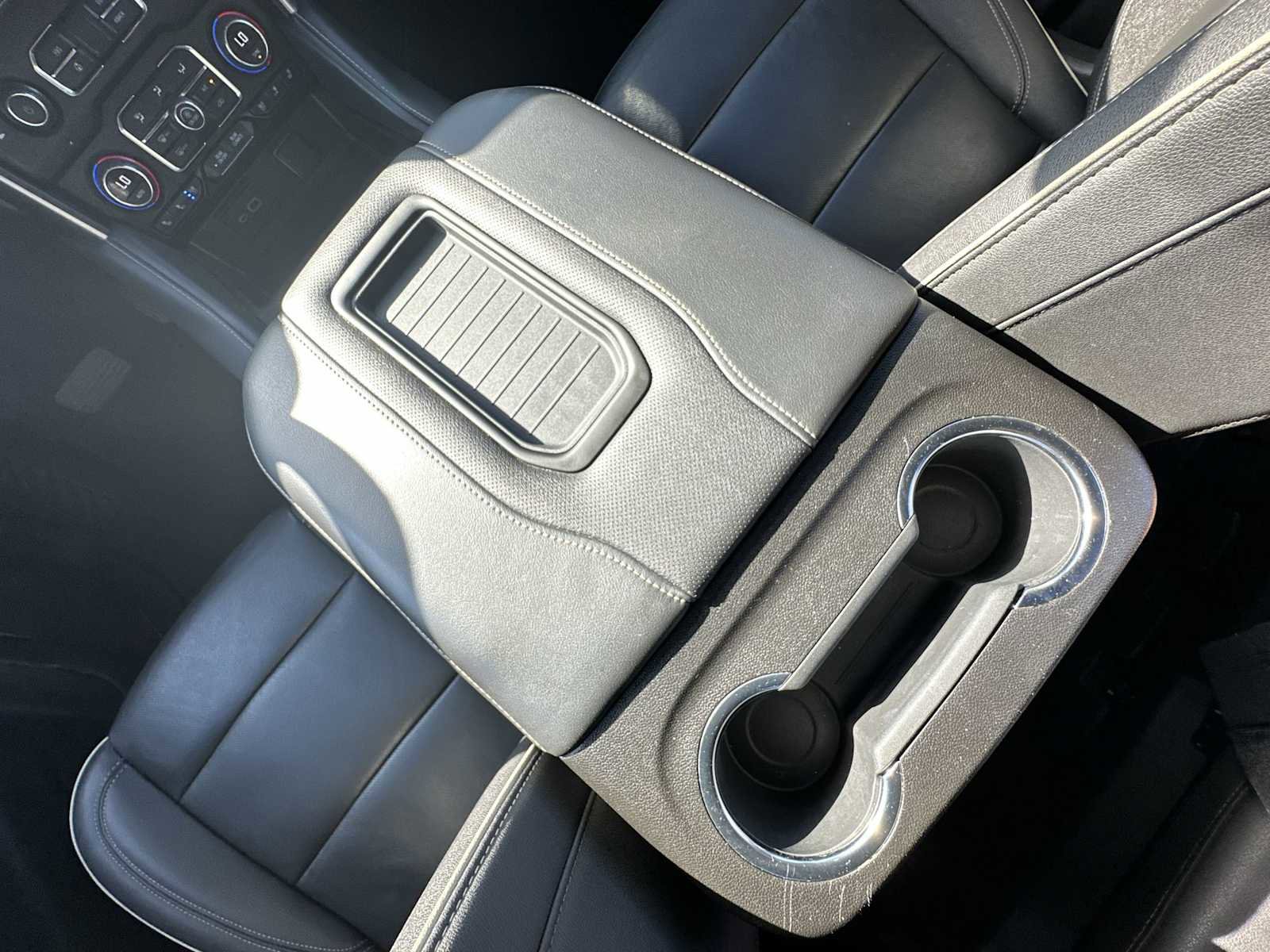 Certified 2024 Chevrolet Suburban Premier image 21