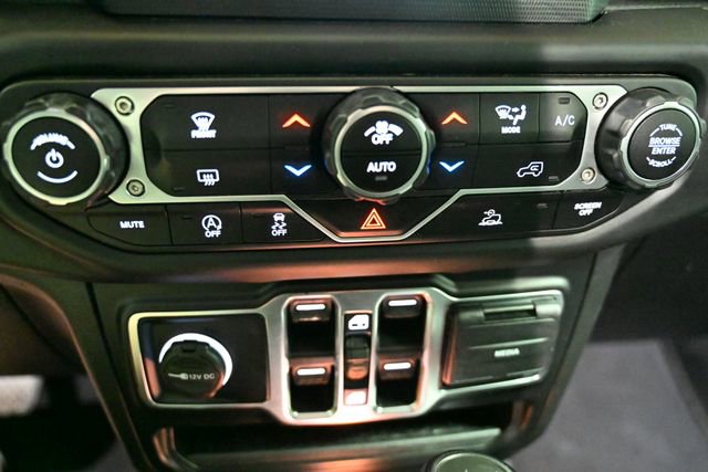 Used 2021 Jeep Wrangler Unlimited Sahara image 35