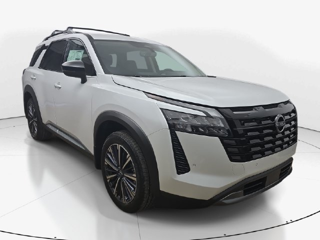 New 2026 Nissan Pathfinder Platinum FWD image 3