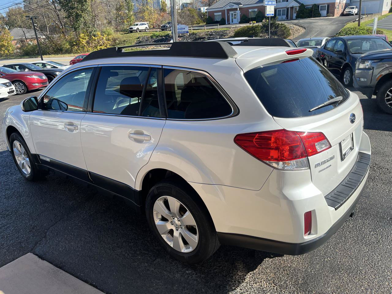 Used 2012 Subaru Outback 2.5i Premium w/ All-Weather Pkg AWD/4WD image 9