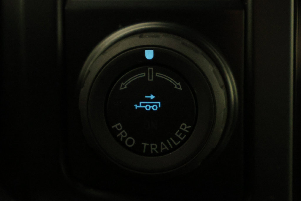 Used 2023 Ford F250 Lariat w/ Lariat Ultimate Package AWD/4WD image 25