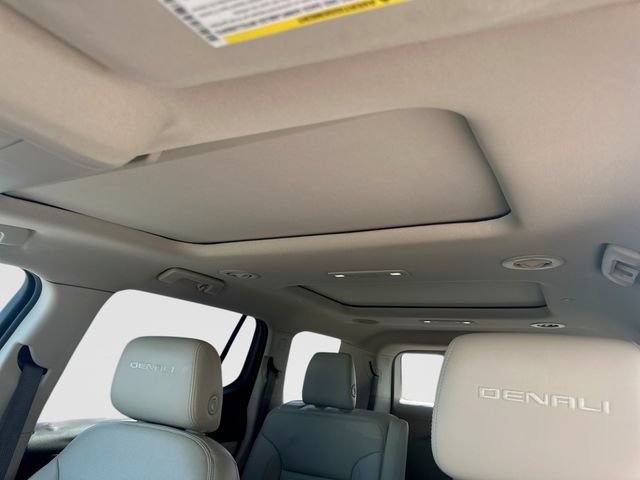 Used 2019 GMC Acadia Denali w/ Technology Package FWD image 20