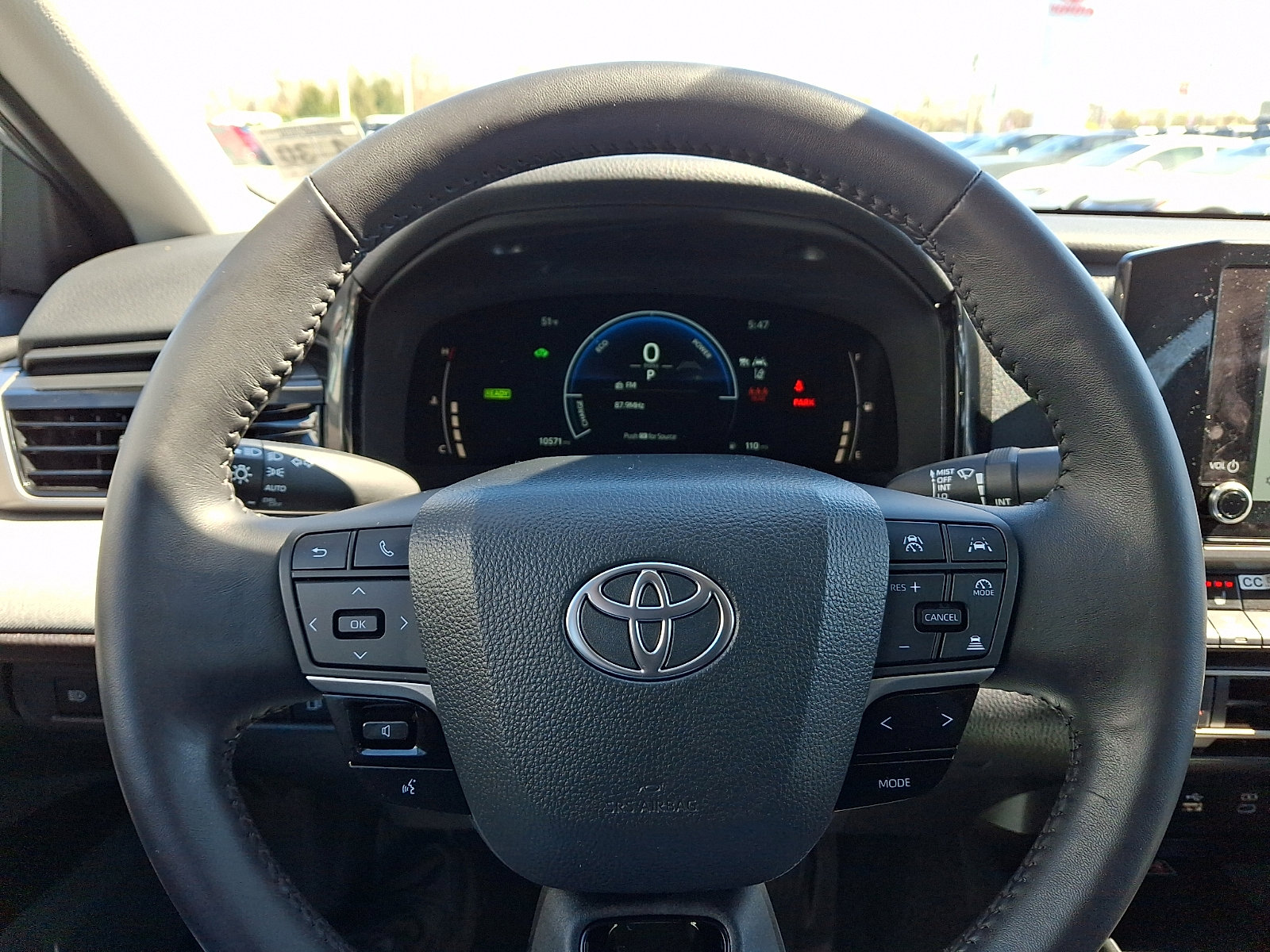 Used 2025 Toyota Camry LE w/ Convenience Package image 18