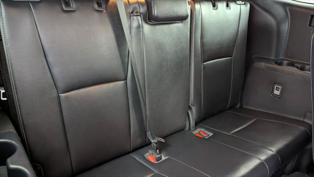 Used 2023 Toyota Highlander XSE FWD image 19