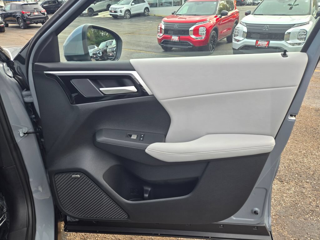 New 2026 Mitsubishi Outlander SE AWD/4WD image 6