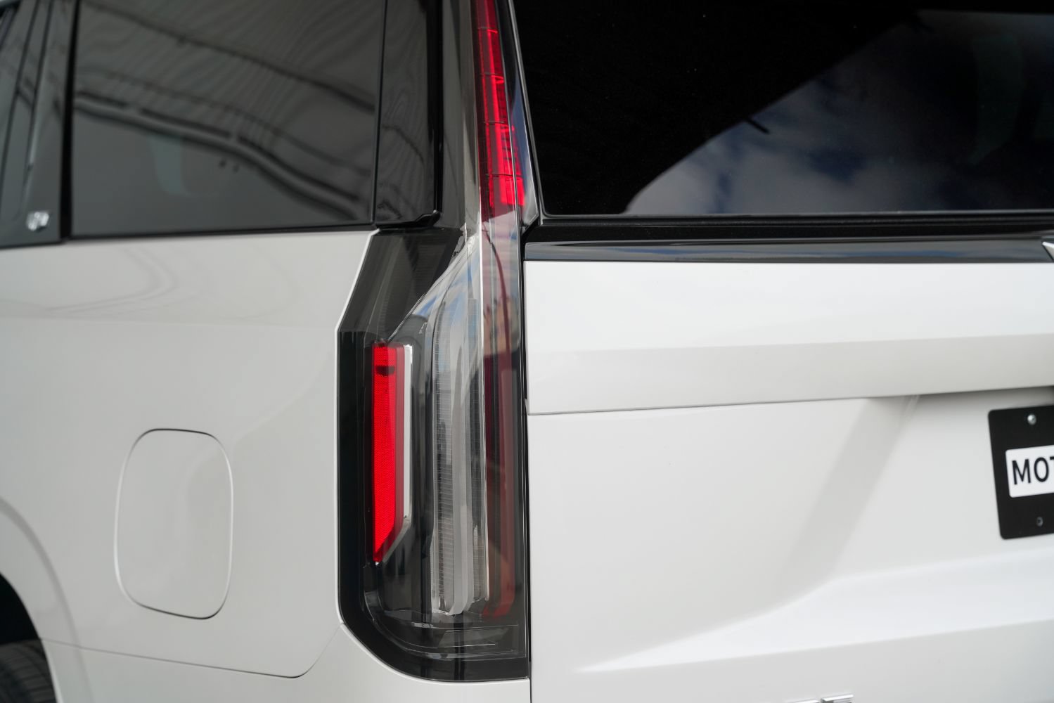Used 2023 Cadillac Escalade V AWD/4WD image 17