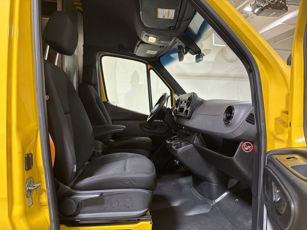 Used 2020 Mercedes-Benz Sprinter 2500 image 21