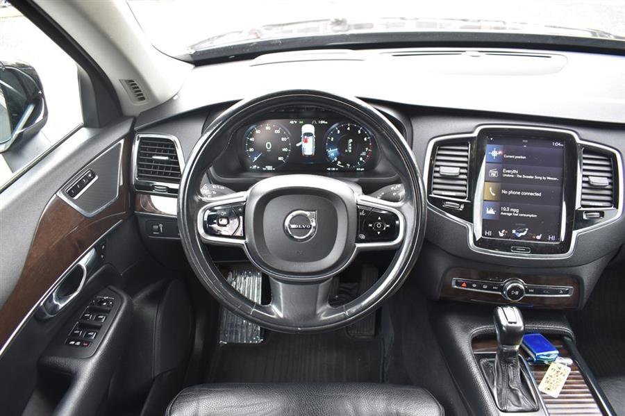 Used 2016 Volvo XC90 T6 Momentum w/ Momentum Plus Package image 27