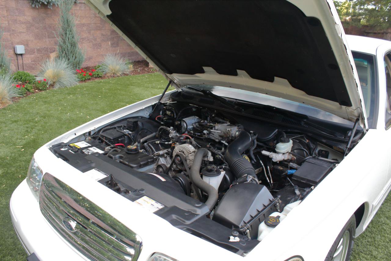 Used 1999 Ford Crown Victoria LX RWD image 10