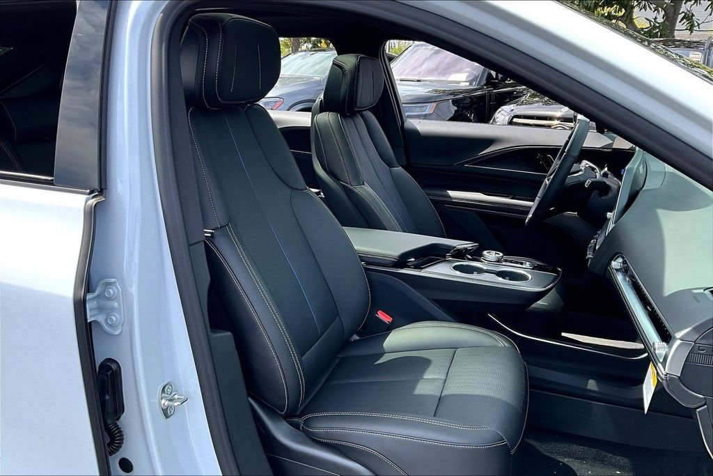 New 2026 Cadillac Lyriq Luxury w/ LPO, Floor Liner Package RWD image 19