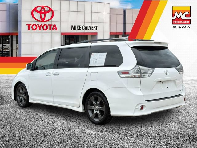 Used 2015 Toyota Sienna SE FWD image 3
